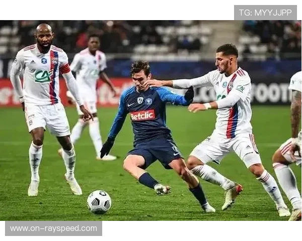 法甲升班马巴黎FC适应赛季挑战，明确目标全力保级